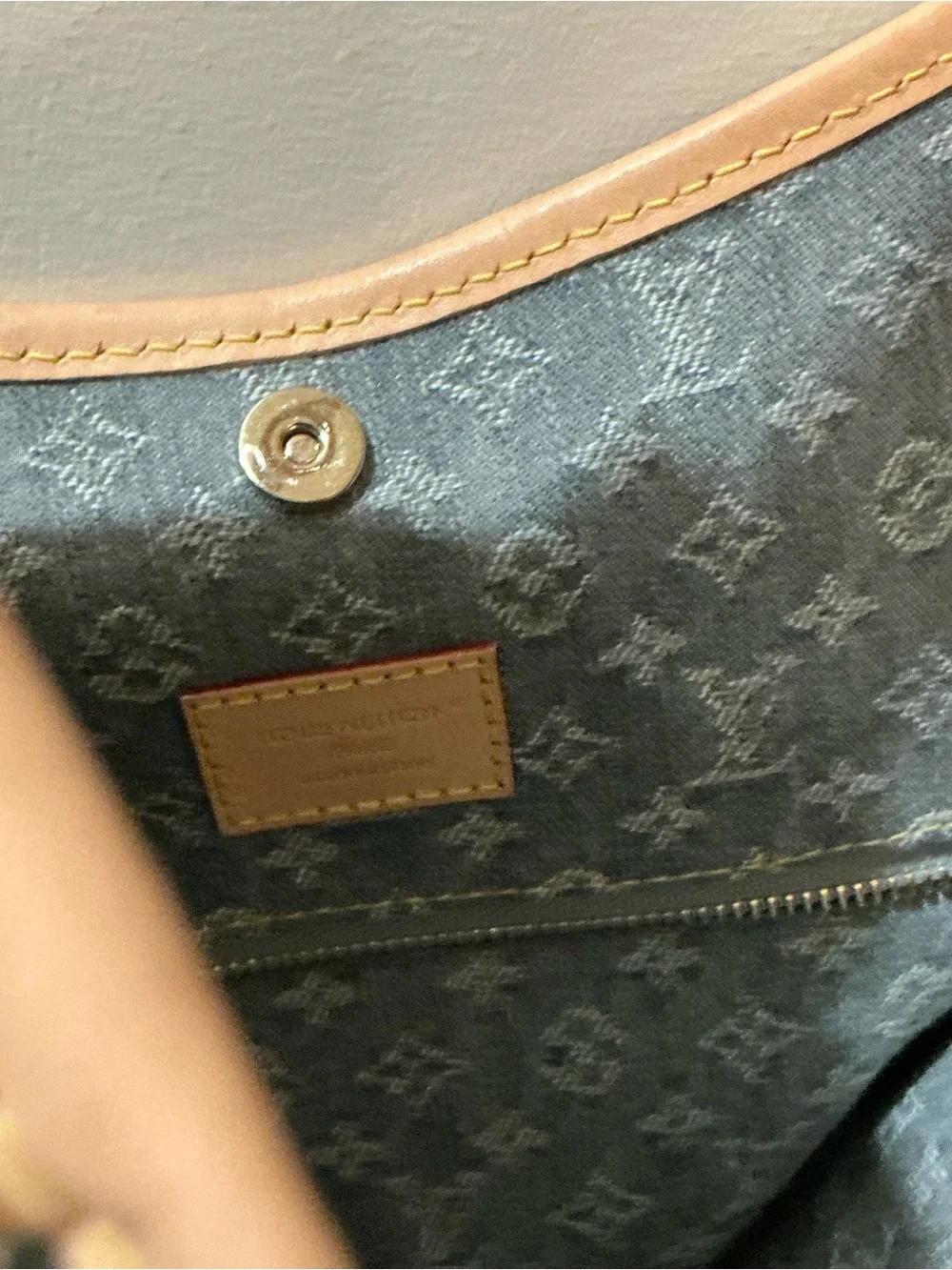 Authentic Louis Vuitton CarryAll MM Bag (Washed) Grey